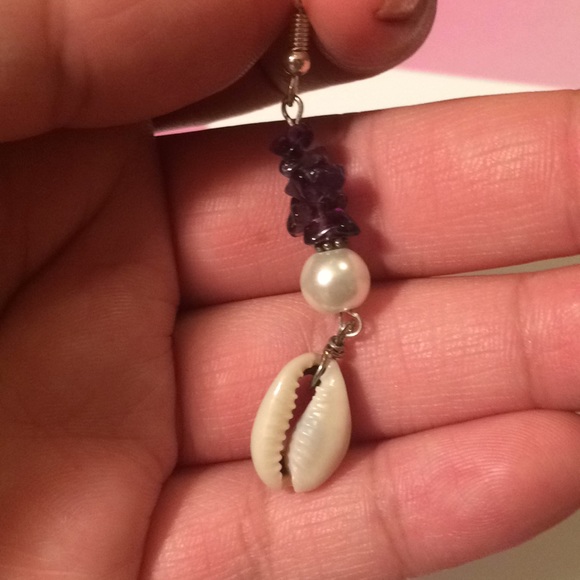 Earrings - Picture 2 of 3